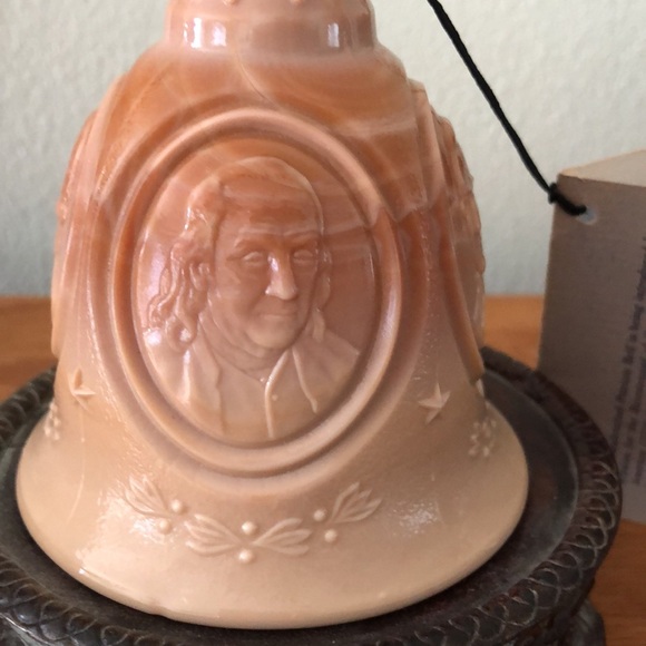 VINTAGE BICENTENNIAL FENTON PATRIOTS BELLS 1776-1976CHOCOLATE SLAG and RED SLAG - Picture 11 of 17